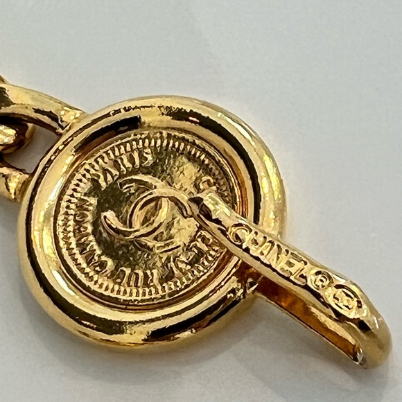 CHANEL ICONIC GOLD METAL CHAIN CC MEDALLION ADJUSTABLE BELT - Picture 13 of 17